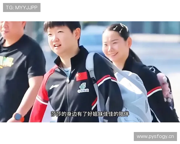 何卓佳训练完直接拎包去逛奢侈品店，这反差谁懂