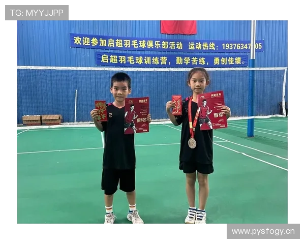 谌龙退役后住进月租八万的顶层复式，家里健身房比羽毛球场还大